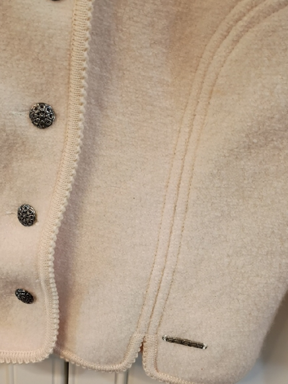 Geiger Cream Boiled Wool Button Front Cropped Jacket - Picture 3 of 7